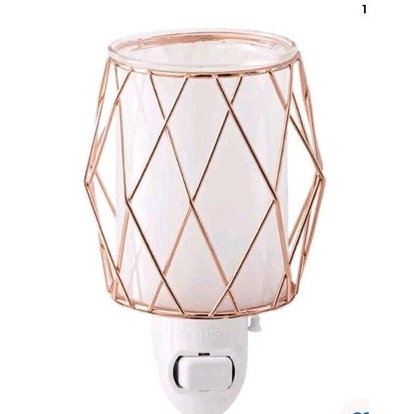 Scentsy Mini Warmer Plug In New In Box Wire You Blushing? - Picture 1 of 4